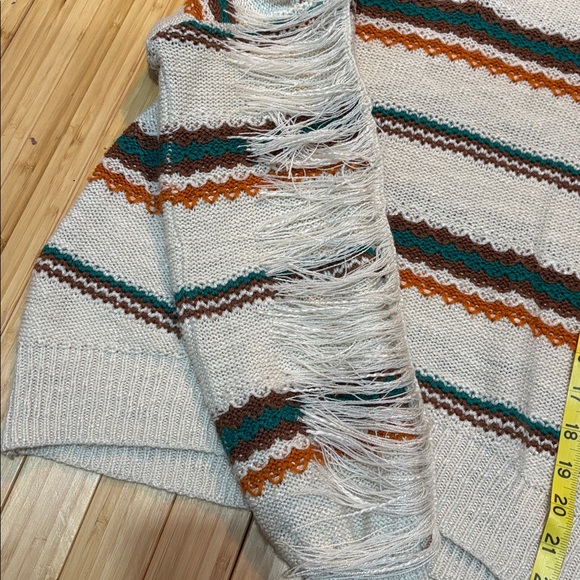 Fringe accent mock neck sweater. Size M. Beige,teal,orange,brown. - Picture 6 of 10